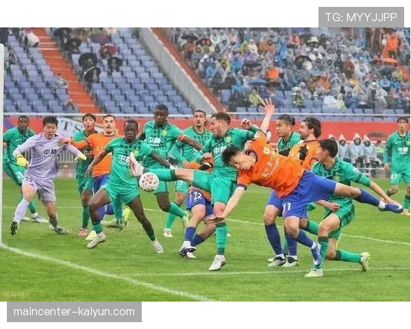 国安对阵辽宁开场仅十二分钟 外援后卫拉莫斯因伤被柏杨替换下场